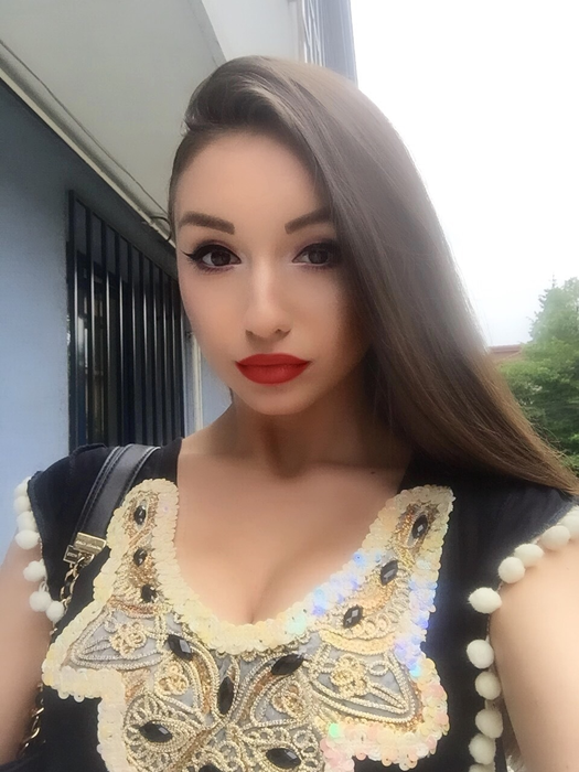 Mezina lui Vadim îl face praf pe musculosul care a înşelat-o cu Spătar! ”E penibil! Cristina ar putea să-i fie mamă!”