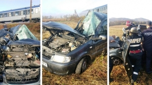 Autoturism spulberat de tren la Arad! Șoferul este în stare gravă