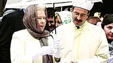 Regina, in tarlici la moschee