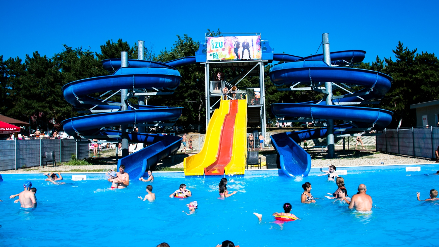 "Nu știu ce zeamă o fi" Ce au pățit 7 copii după ce au intrat în piscina din Ștrandul Moghioroş din București