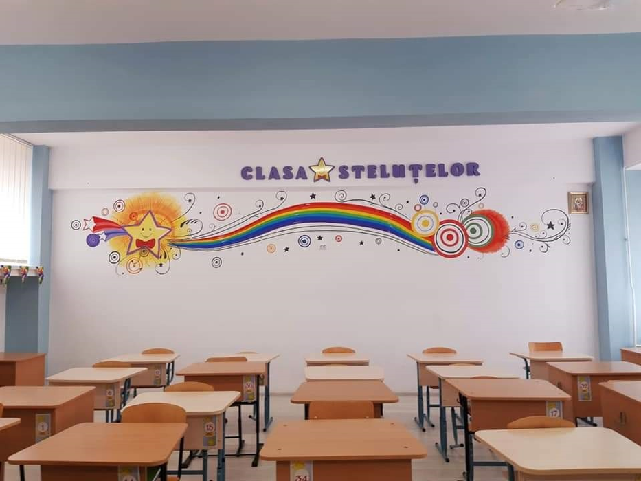 "Clasa Steluțelor" îi așteaptă pe copii