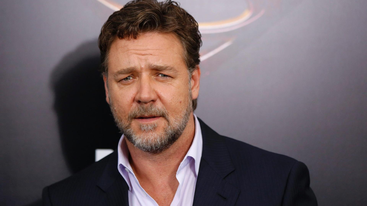 Russell Crowe este de nerecunoscut! Kilogramele în plus l-au transformat complet pe celebrul actor