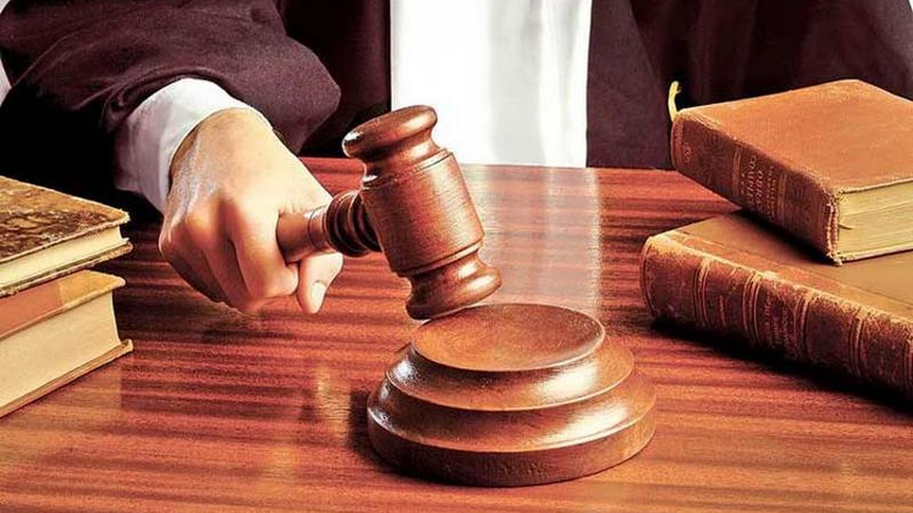 Un ieșean a fost condamnat la 4 ani de închisoare, după ce a sărit cu cuțitul la un amic pentru o datorie de 30 de lei