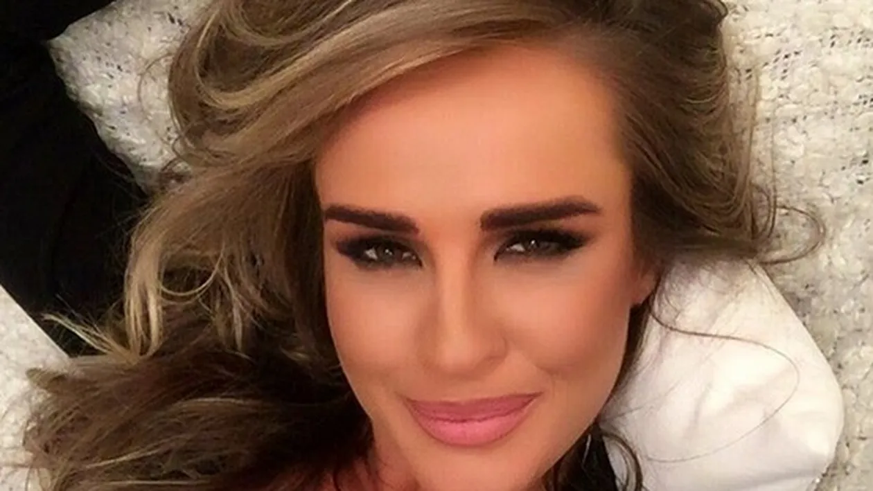 Diana Munteanu, stricată de Photoshop! Prezentatoarea TV, taxată dur de fani după ce a exagerat cu editatul fotografiilor