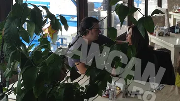 Noapte de amor la Varna! Luminita si sotul ei au lasat copiii cu bunica si s-au retras in camera in care si-au conceput fiul!