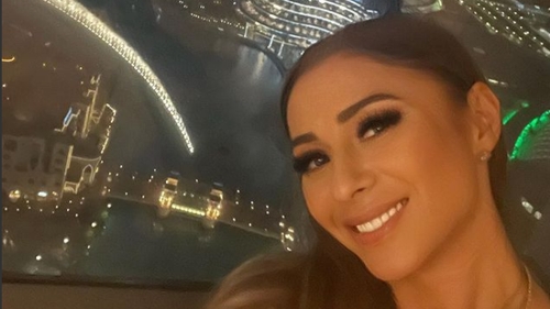 Anamaria Prodan îşi trăieşte viața de femeie liberă în Dubai! Cum a fost surprinsă sexy impresara alături de musculoșii Superkombat