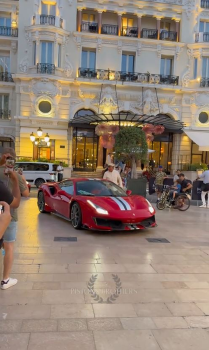 Alex Bodi a rupt norma la Monaco! Imagini virale cu noua iubită și bolidul Ferrari