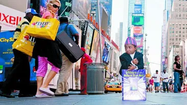 Cel mai mic adolescent din lume e pretentios cand vine vorba de femei: Vreau blonde cu picioare lungi!