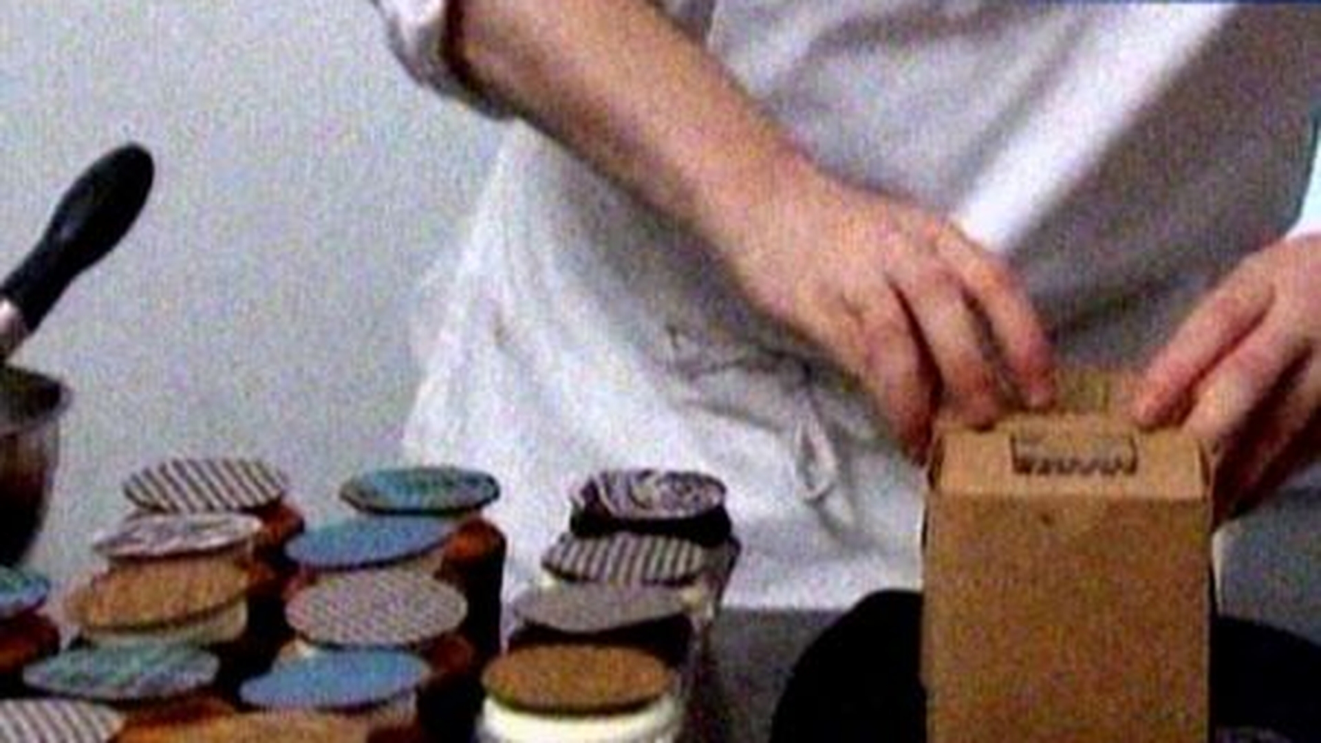 VIDEO Prajituri cu aroma de slanina si bere, special pentru barbati