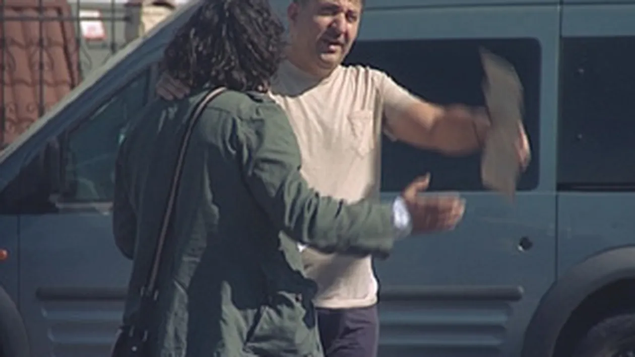 Vali Vijelie si Silvia Dumitrescu si-au gasit masinile distruse complet intr-o parcare din Bucuresti!