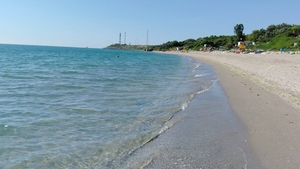 Destinația tot mai preferată de români. Locul în care apa are nuanțe superbe, iar haosul de pe litoral dispare