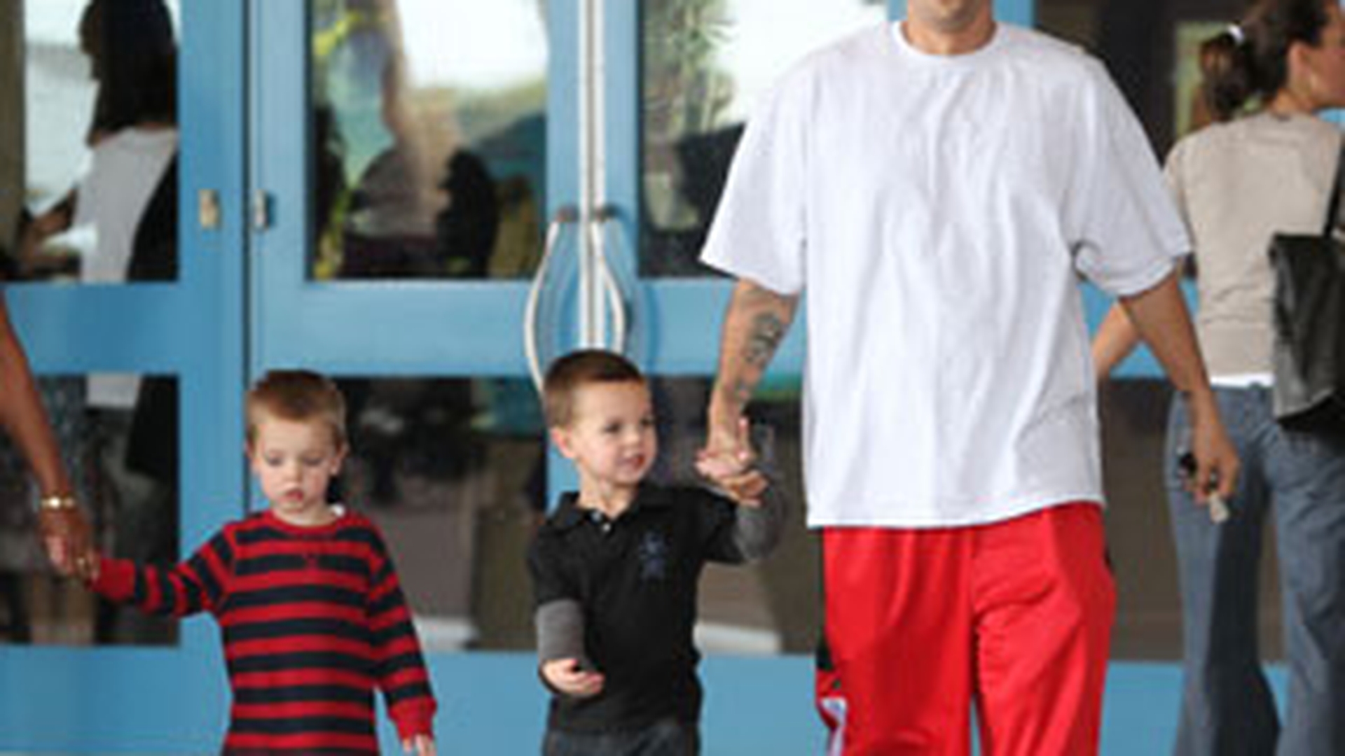 Federline si-a scos baietii la film