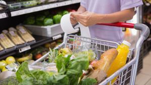 Alimentul care se scumpește iar cu 10%! Vești proaste pentru românii cu salarii mici