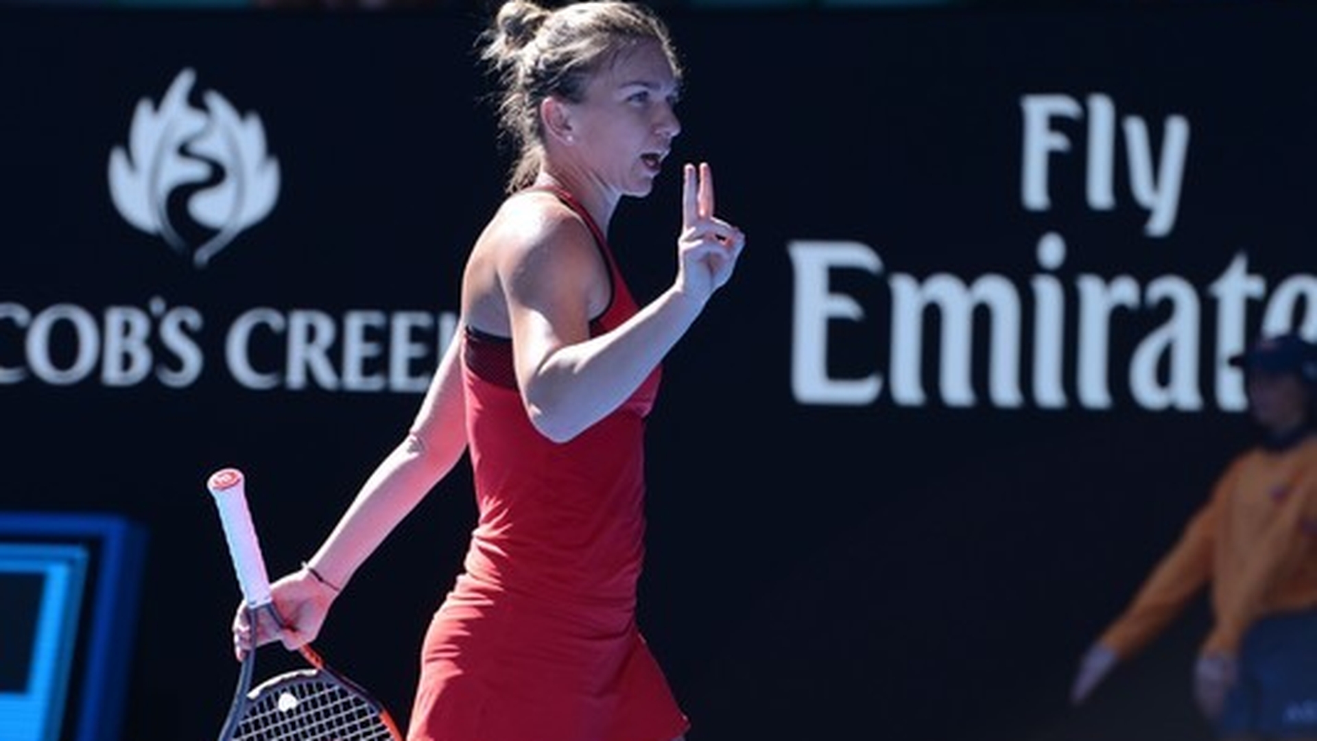 Fotografia anului! Cum a fost pozată Simona Halep în vestiar, imediat după calificarea dramatică de la Australian Open