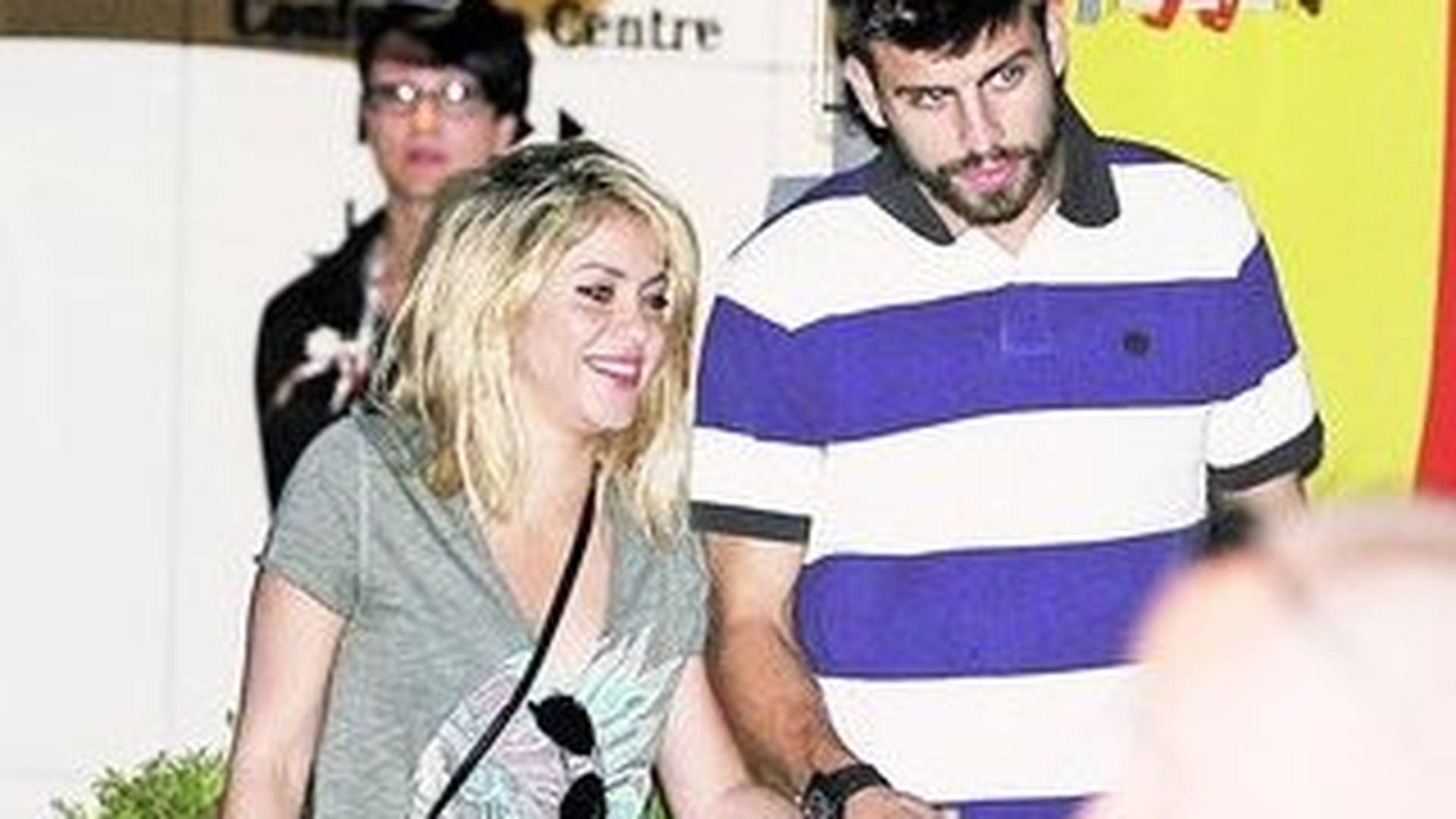 Shakira il pregateste pe Pique la Euro 2012. I-a facut incalzirea inainte de meci