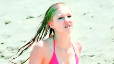 Chitaristul de la Bon Jovi si Heather Locklear se mandresc cu odrasla lor! Ce bunaciune de fata au!