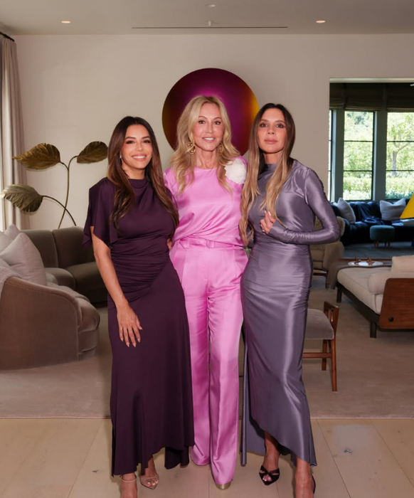 Anastasia Soare, alături de David și Victoria Beckham. Antrenorul a obținut o stea pe Walk of Fame