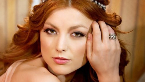 Rochia care i-a scos in evidenta formele sexy! Elena Gheorghe a facut senzatie cu tinuta asta in randul fanilor