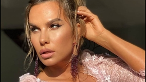 Anna Lesko, pictorial după pictorial! Și-a arătat sânul, apoi a oferit imaginea zilei