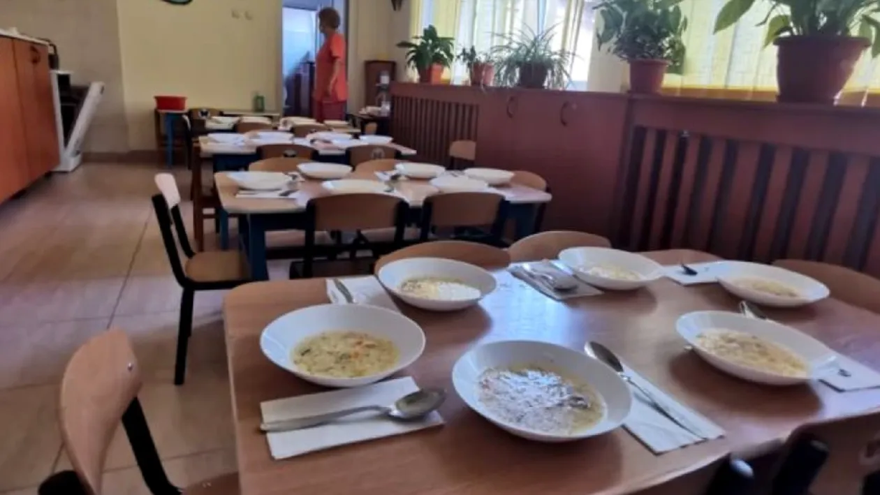 Lista alimentelor găsite în casa directoarei creșelor din Ploiești. Ascundea mâncarea în pod și în beci