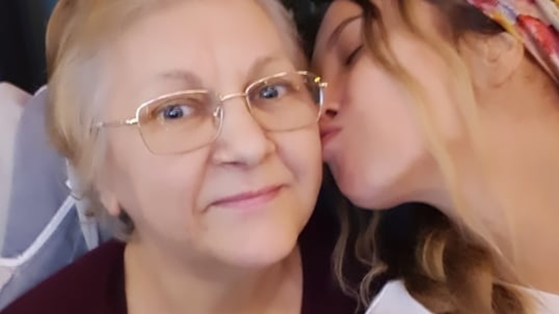 Lora, gata să adopte un copil. Artista a dezvăluit și motivul pentru care ar face acest pas. Are legătura cu mama ei, decedată în urmă cu un an