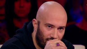 Medicii au făcut tristul anunț! Boala incurabilă de care suferă Mihai Bendeac. A vrut, chiar, să se sinucidă din cauza asta. “Mi-e milă de voi!”