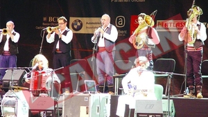 Goran Bregovic a cerut sa doarma in patul lui Julio Iglesias