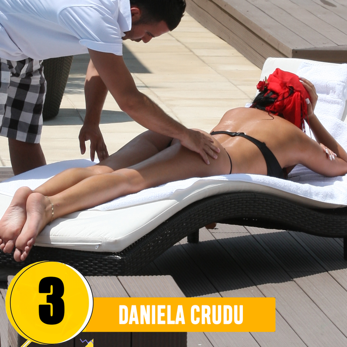 Top 30 bunăciuni la plajă de 1 Mai. S-au dat cu loțiune, s-au așezat pe șezlong și… Vezi pe ce locuri se clasează Andreea Bănică, Daniela Crudu, Bianca Drăgușanu ori Roxana Vancea