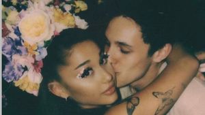 Ariana Grande a divorțat de Dalton Gomez! Care este suma pe care trebuie să i-o plătească artista fostului soț
