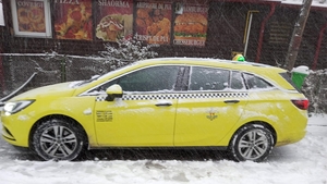 Câți lei cer taximetriștii din Sinaia pentru o cursă scurtă, de la gară la hotel. Ce a pățit un șofer Uber din Comarnic, care a vrut să-și încerce norocul în Sinaia