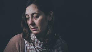 Povestea tristă de viață a lui Leslie, o femeie de 40 de ani din Marea Britanie. Ce a putut să-i facă soțul, la scurt timp după ce s-a căsătorit