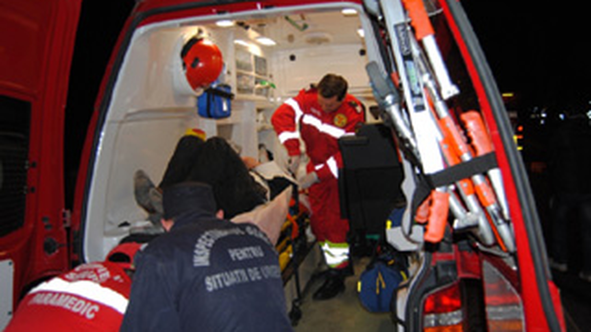 A facut o depasire riscanta si si-a bagat fetita de opt ani in spital