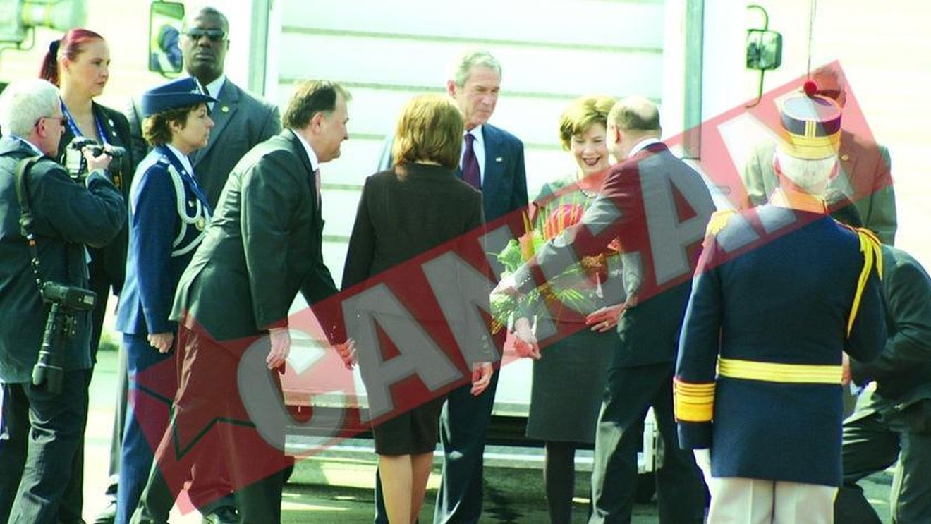 I-au inchis gura lui Bush