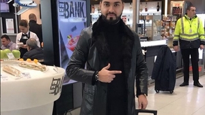 Presupusul amant al Roxanei Dobre s-a întors în ţară! Cu cine a fost filmat în miez de noapte