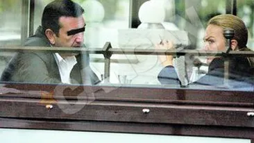 Purtatoarea de cuvant a guvernului, la masa cu un barbat bine! Ioana Muntean, pupacioasa la restaurant