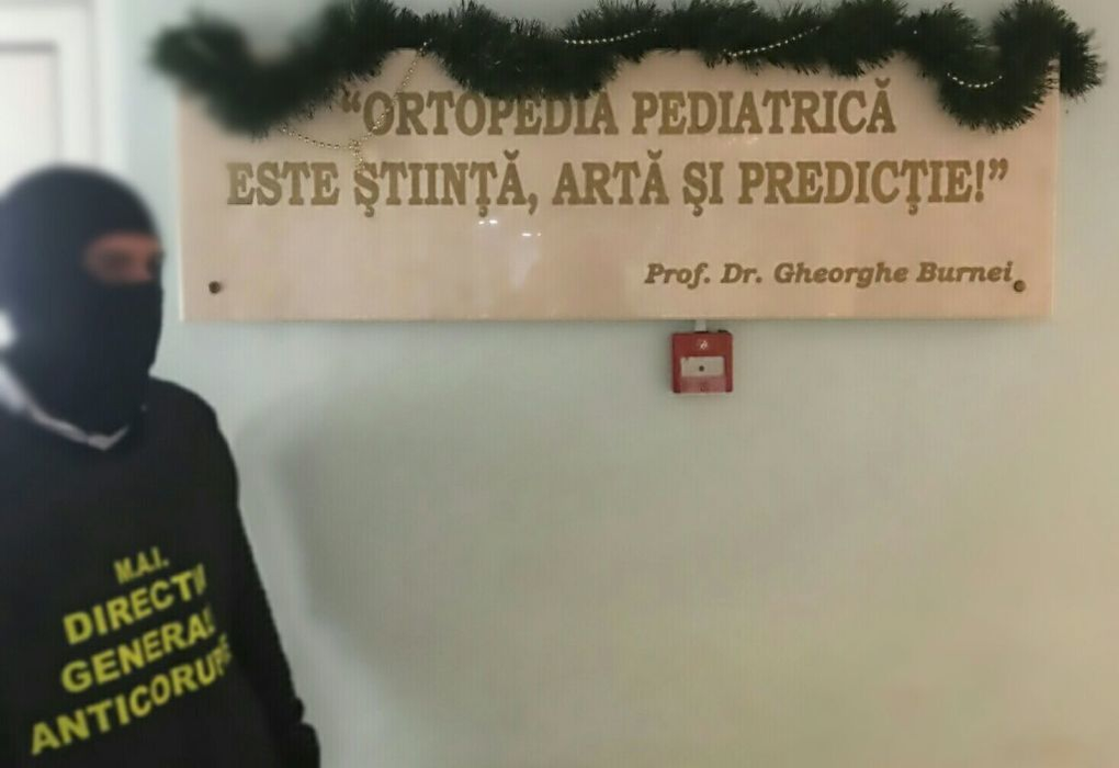 Fără comentarii!  Ce au făcut mascaţii când au descins la spitalul ”Marie Curie”, în ancheta care-l viza pe GHEORGHE BURNEI, iar copiii i-au văzut în acţiune