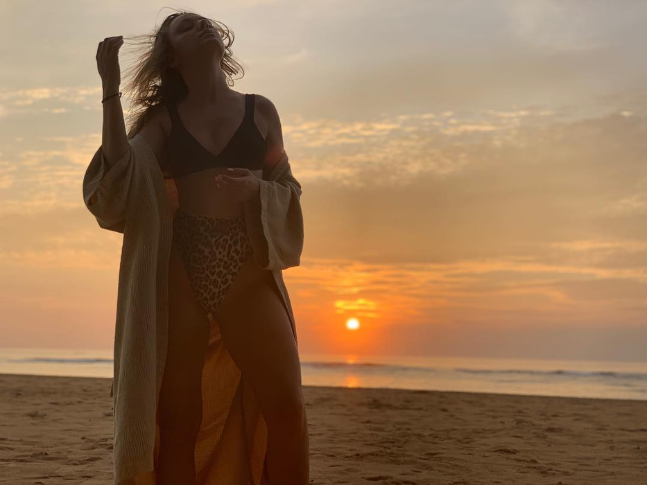 Alexandra Stan, cu zonele intime la vedere. Imaginile au fost făcute publice