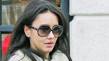 I-a invartit pe degete pe Daminuta si pe Nikolic, iar acum Dora loveste din nou. Acum a revenit la oamenii de afaceri!