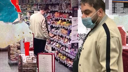 Florin Salam, "recital" printre rafturi, la cumpărături. Cum au reacționat cei care l-au recunoscut, deși avea mască
