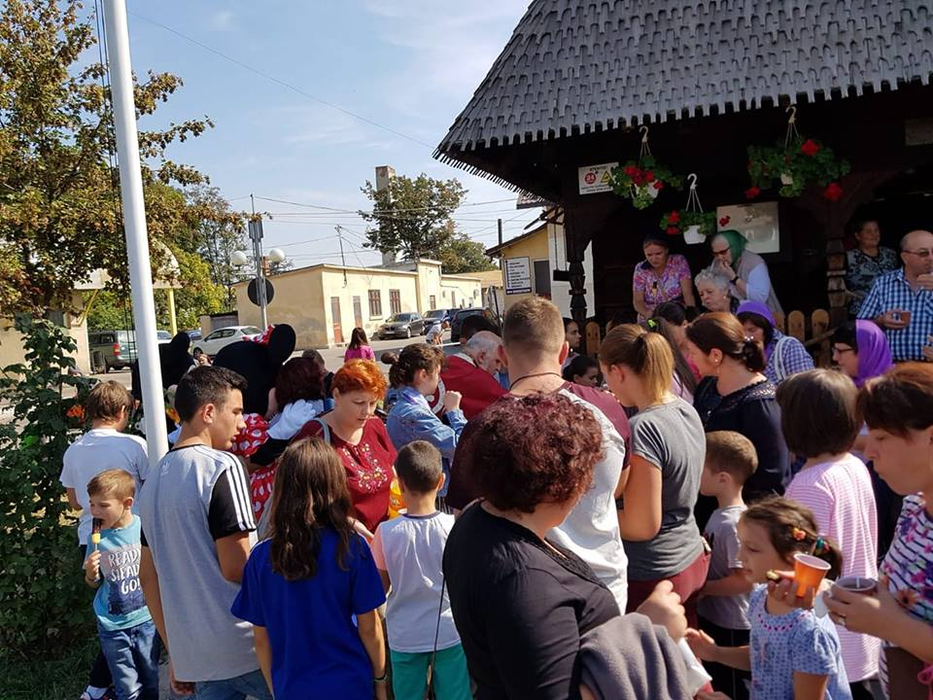 Copiii vin în număr mare la biserica unde slujește Doru Nemuritoru