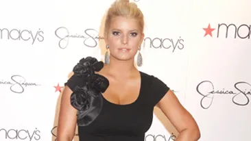 Jessica Simpson: Am inteles cat de importanti sunt sanii pentru mine! M-au scapat de multe amenzi