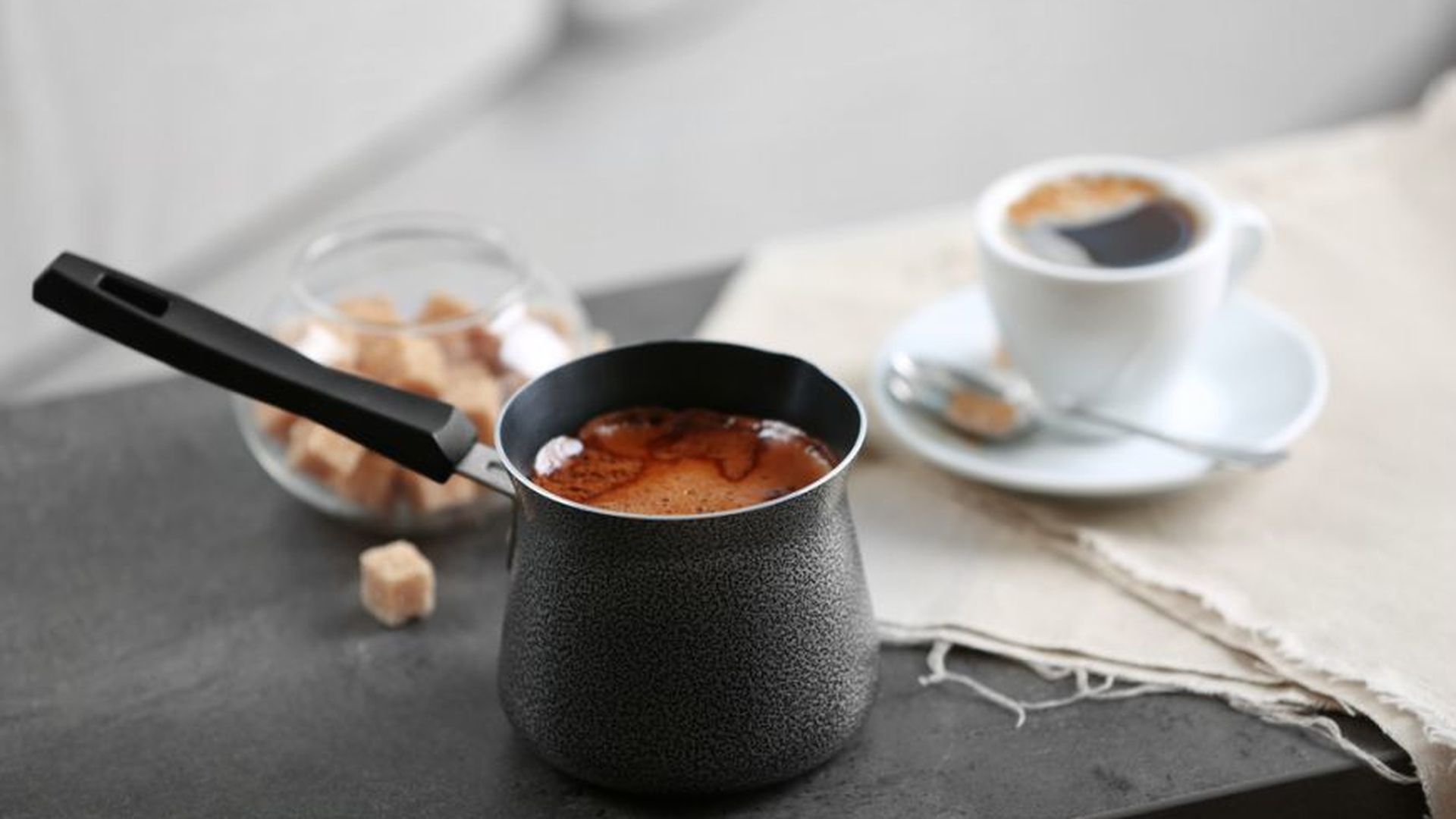 Tremur de la cafea. Ce măsuri trebuie să iei urgent