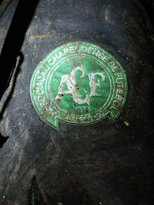 Un avion cu o echipă de fotbal s-a prăbuşit!