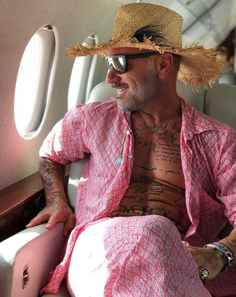 Gianluca Vacchi în avionul său privat