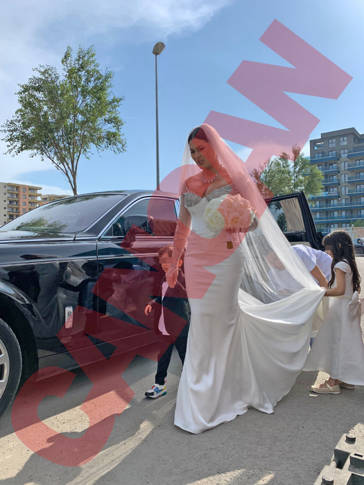 Roxana Dobre a radiat în ziua nunții. La eveniment, a ajuns cu un Rolls