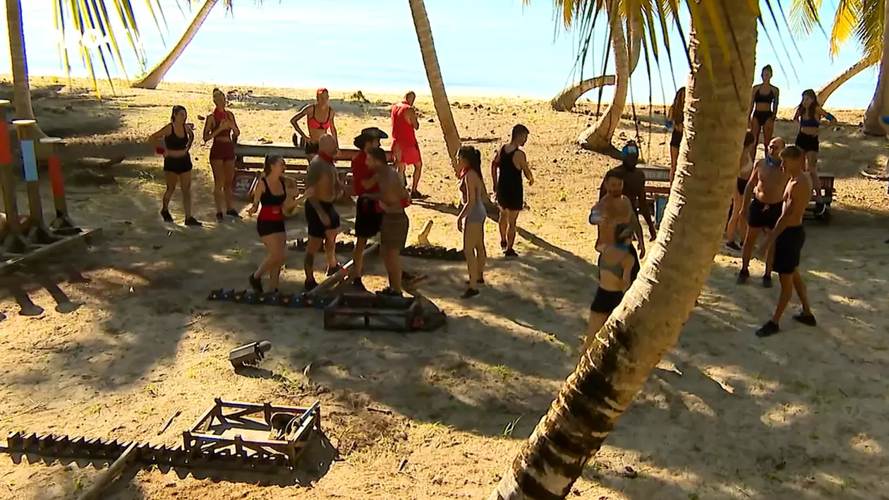 Survivor România 2022, ediția din 24 ianuarie. Sărut între două concurente din echipa Faimoșilor. Gestul făcut de acestea, în văzul tuturor