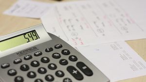 Taxă nouă de la 1 octombrie 2024. Apare pe factura de energie a tuturor românilor