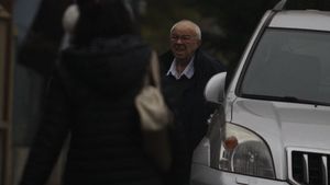 VIDEO EXCLUSIV. Alexandru Arşinel se resimte... Ultimele zile l-au afectat fizic, iar noi avem imagini îngrijorătoare!