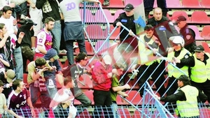 Fanii giulesteni au fost atacati cu pietre