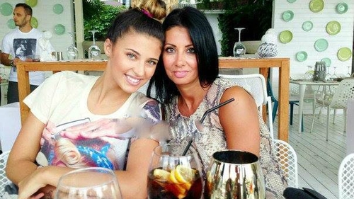 Cum a apărut mama ANTONIEI pe stradă!